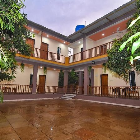 Sk Holiday Homes Алибаг Екстериор снимка